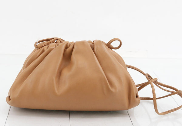 Bottega Veneta The Mini Pouch in Pelle di Vitello Caramello Vintage