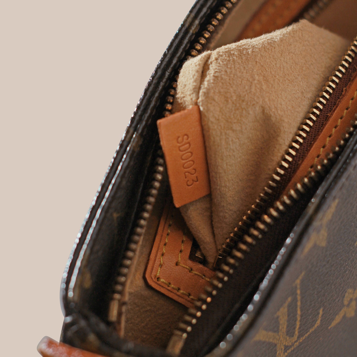 Louis Vuitton Looping MM