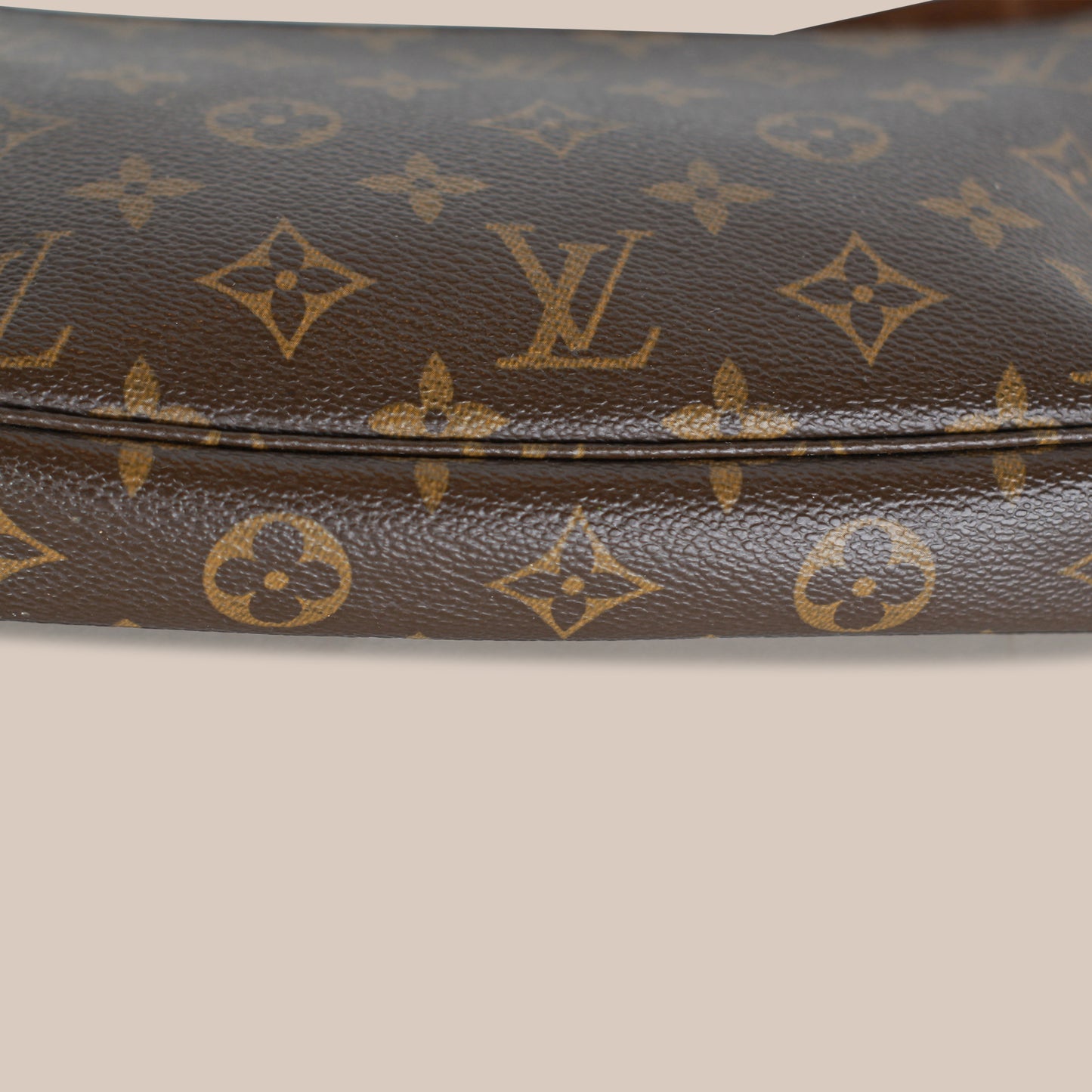 Louis Vuitton Pochette Accessoire
