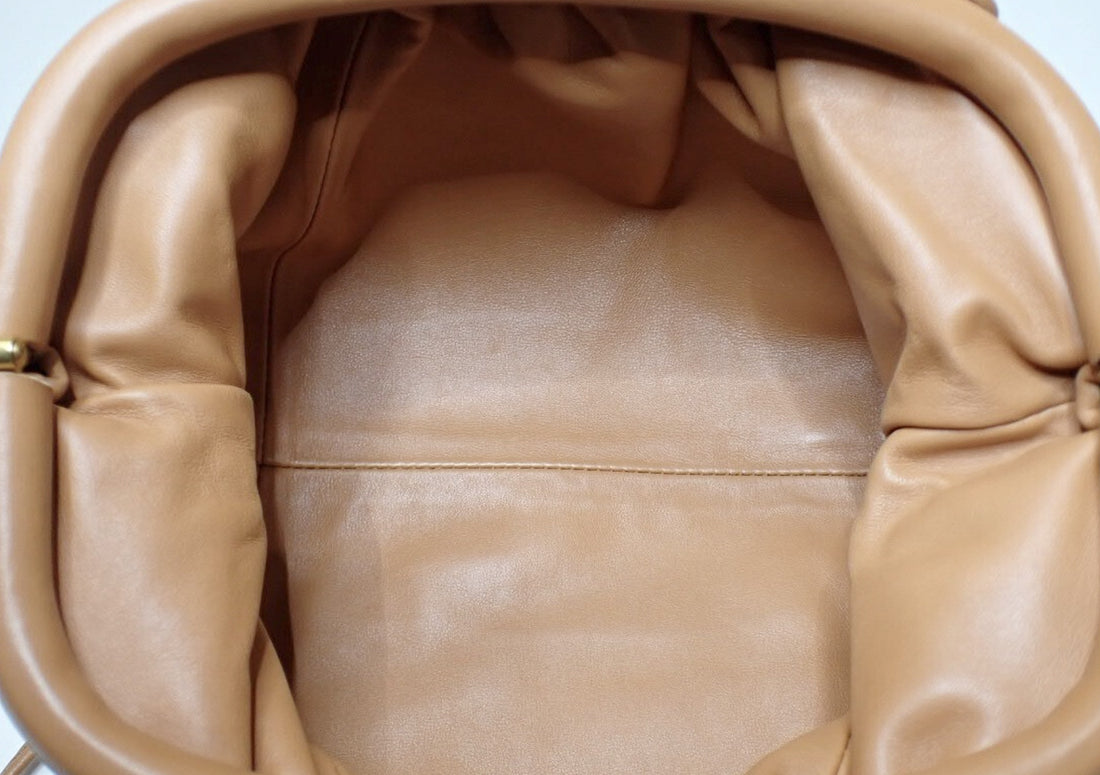 Bottega Veneta The Mini Pouch in Pelle di Vitello Caramello Vintage