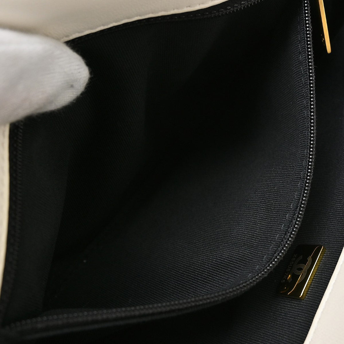 Chanel 19 in Pelle Beige Vintage