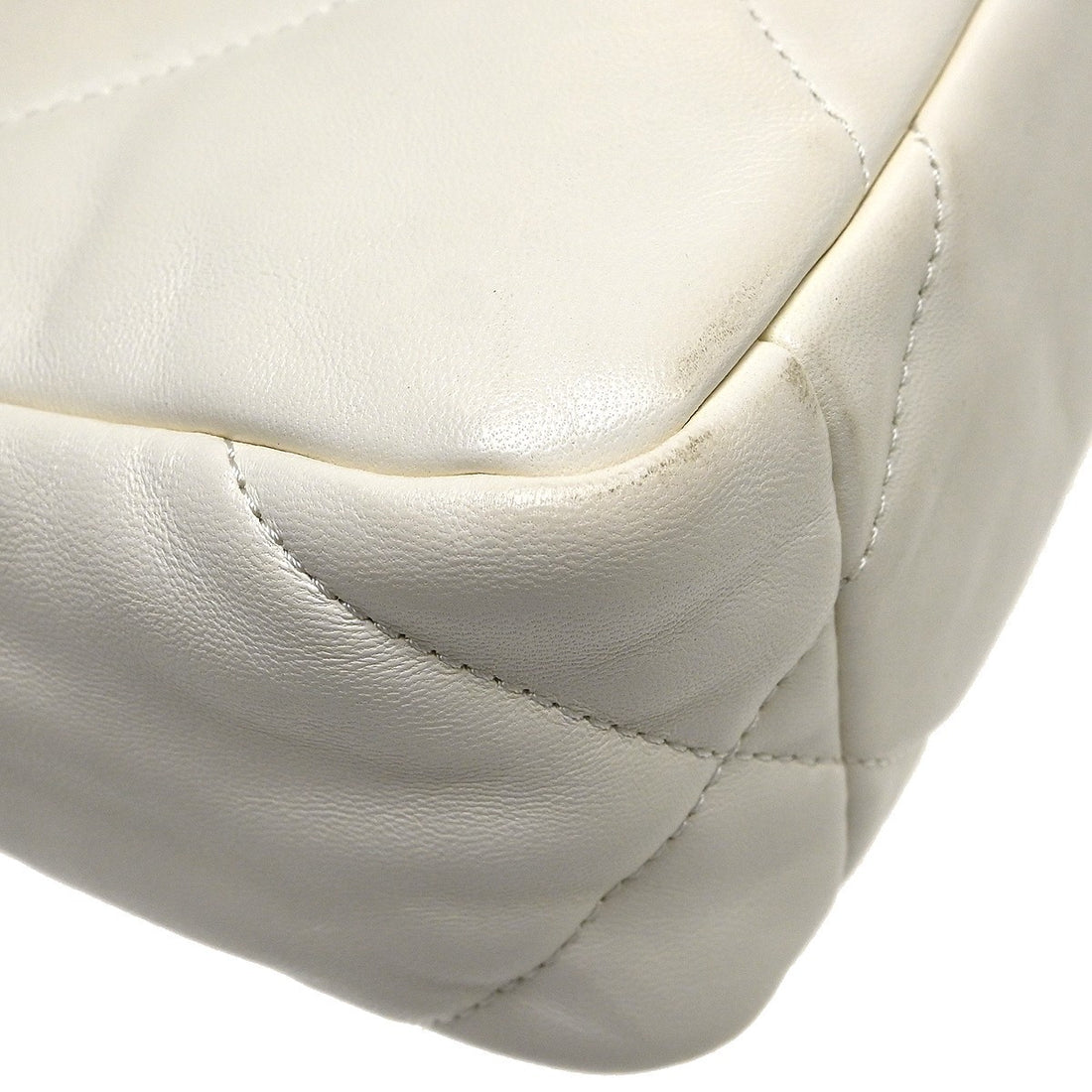 Chanel 19 in Pelle Beige Vintage