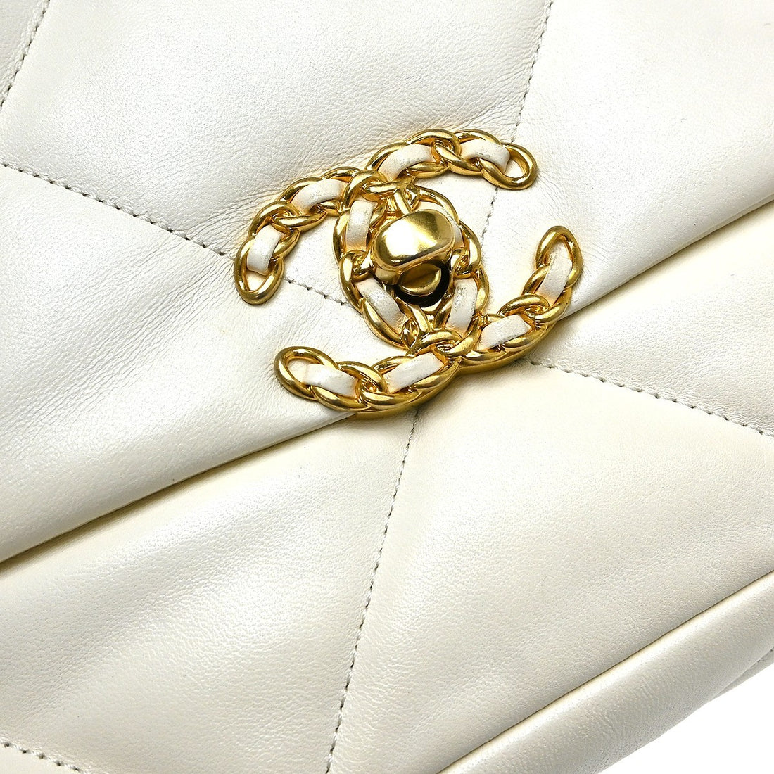 Chanel 19 in Pelle Beige Vintage