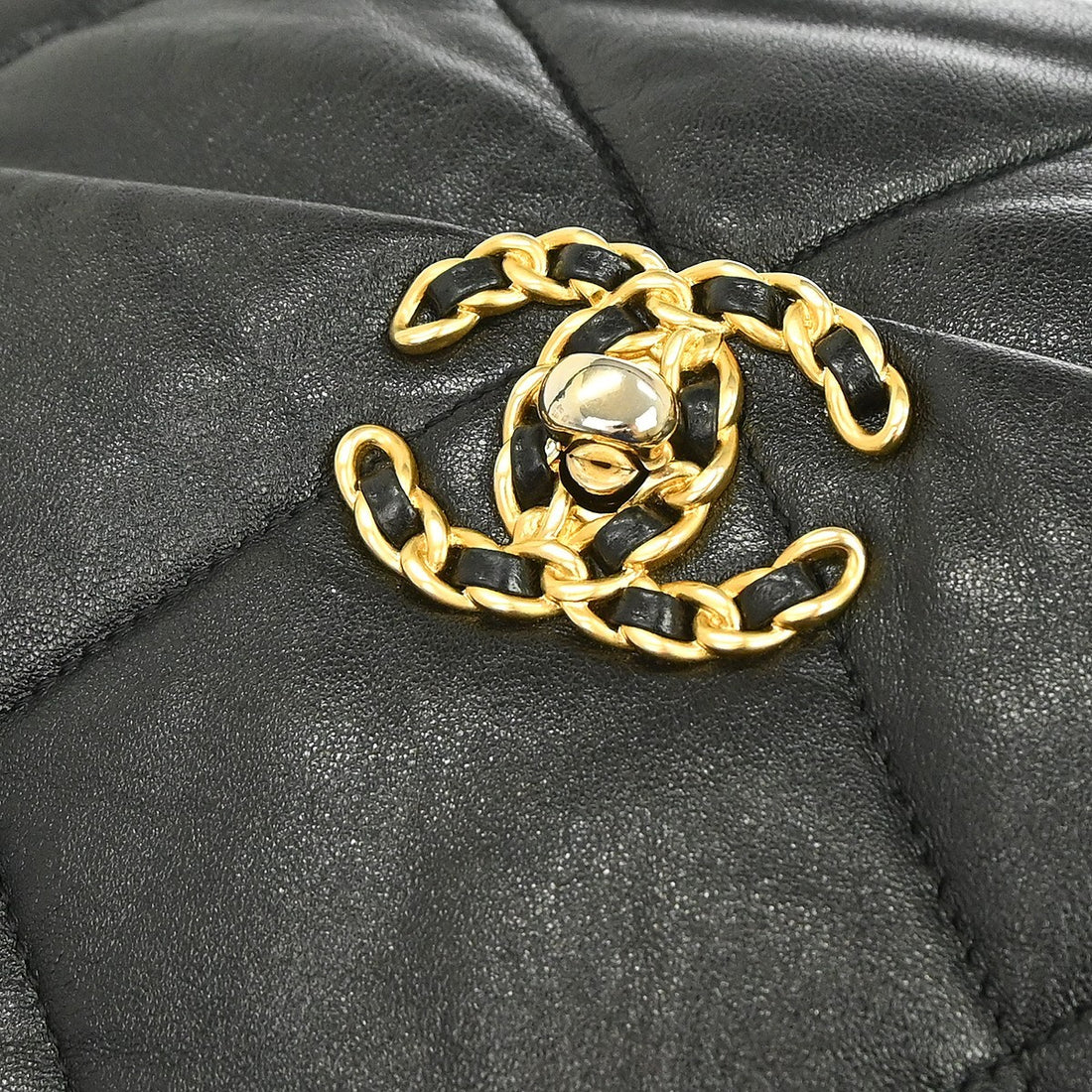 Chanel 19 Large in Pelle di Agnello Nero Vintage