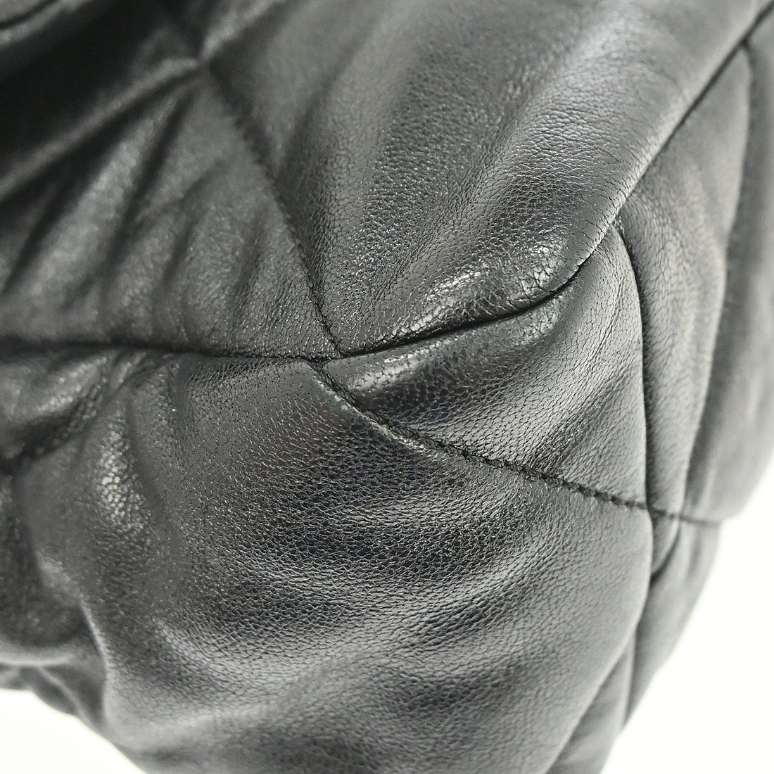 Chanel 19 Large in Pelle di Agnello Nero Vintage
