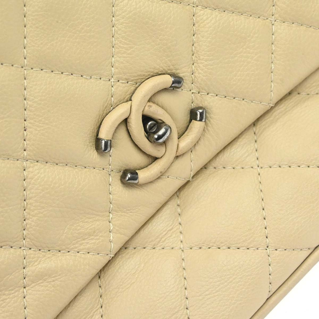 Chanel Borsa a Catena in Pelle Caviar Beige Vintage