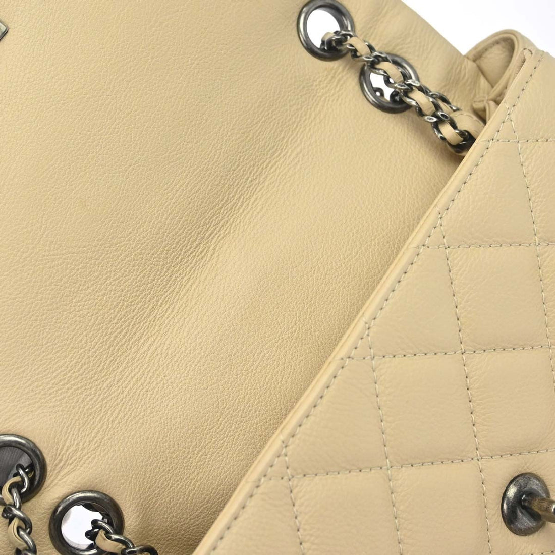 Chanel Borsa a Mano con Catena in Pelle Caviar Beige Vintage