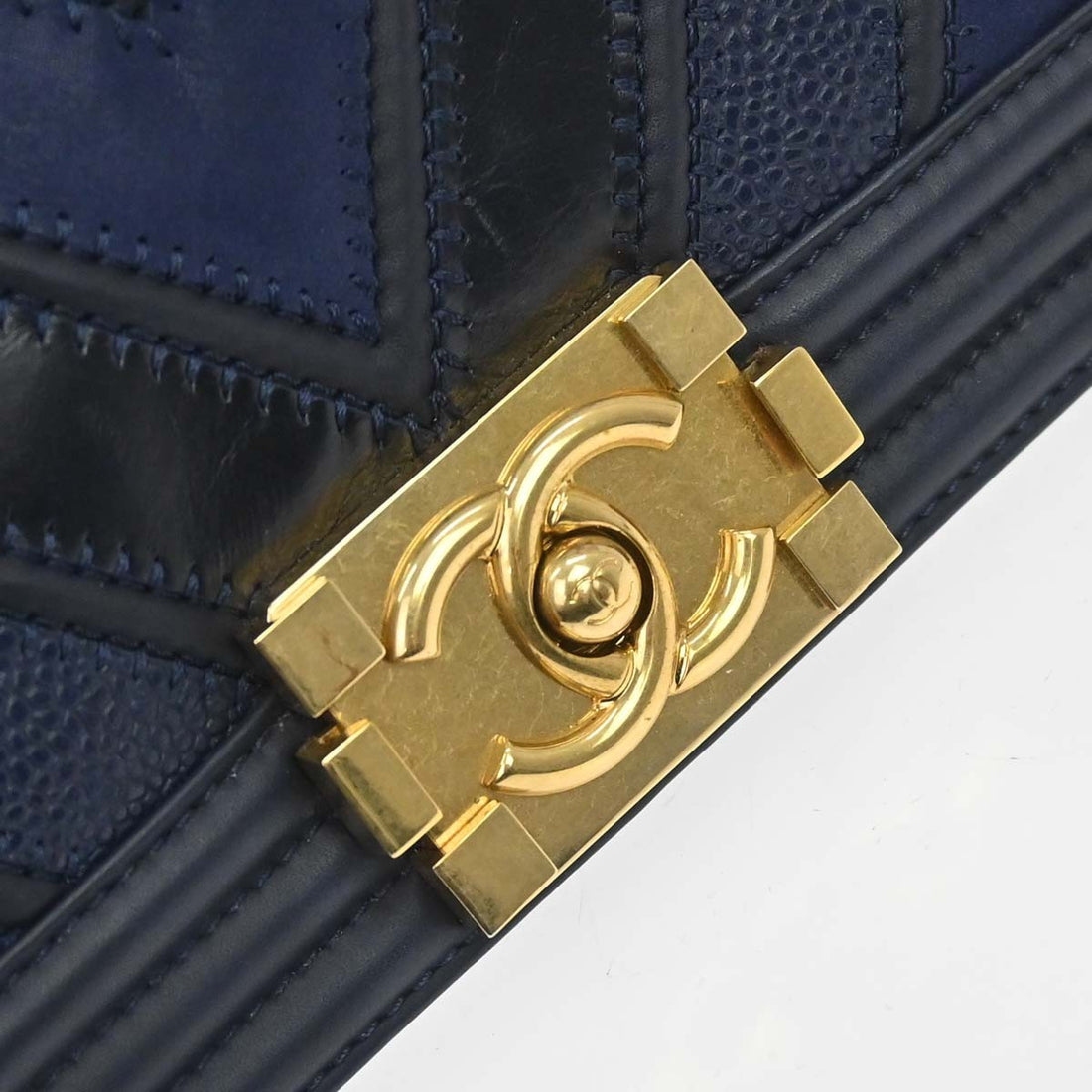 Chanel Boy Medium a Spalla in Pelle di Vitello Nera e Blu Vintage