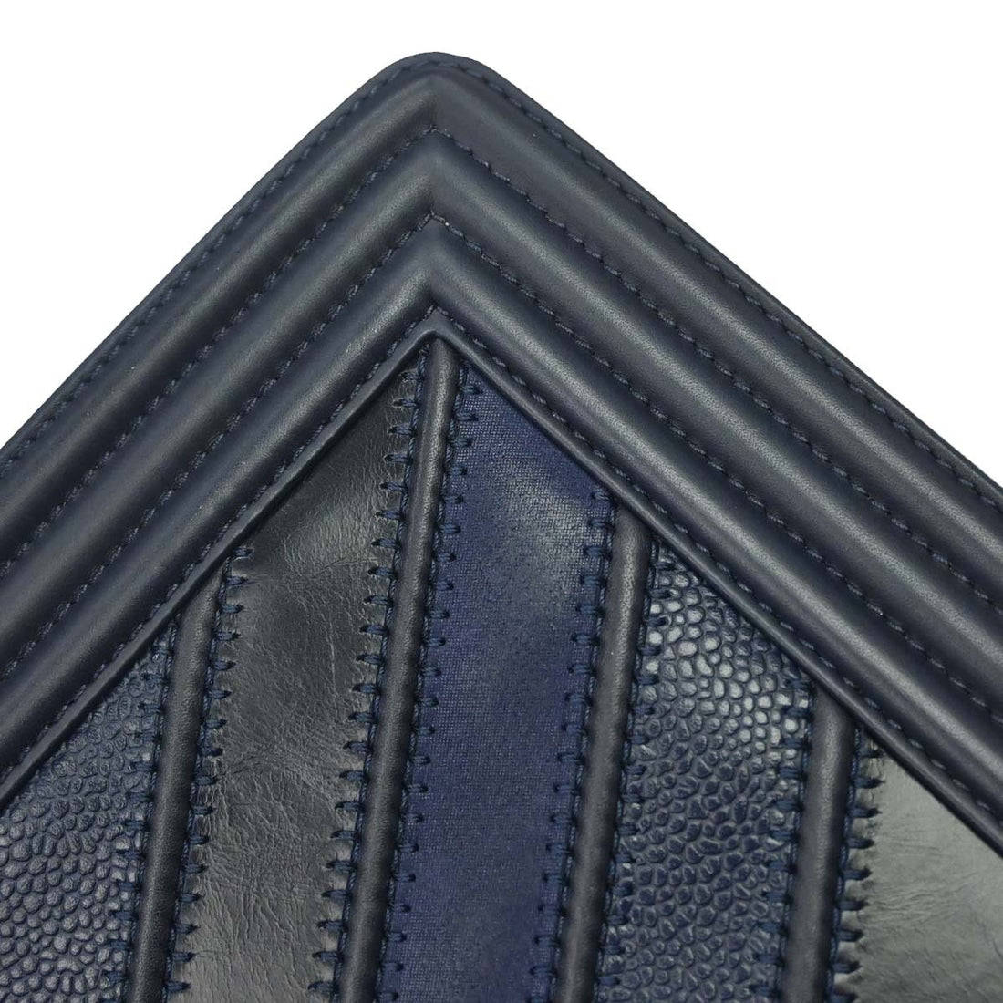 Chanel Boy Medium a Spalla in Pelle di Vitello Nera e Blu Vintage