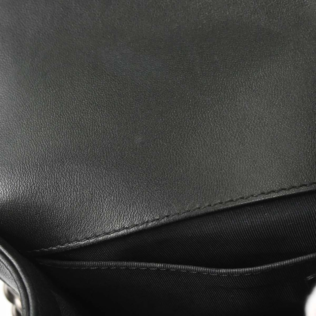 Chanel Boy Medium in Pelle di Agnello Nera Vintage