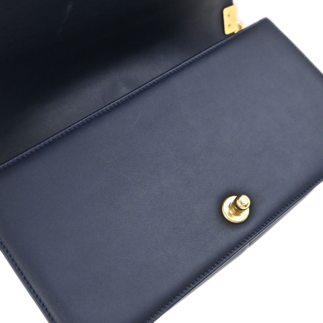 Chanel Boy Medium in Pelle di Vitello Nero e Blu Navy Vintage
