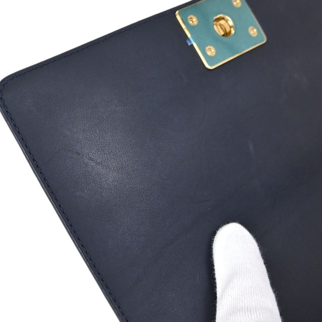 Chanel Boy Medium in Pelle di Vitello Nero e Blu Navy Vintage