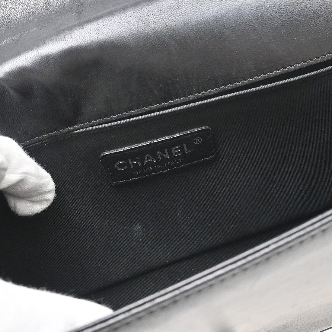 Chanel Boy Medium in Pelle di Agnello Nero Vintage