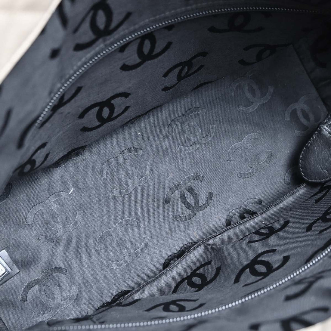 Chanel Cambon Ligne Tote in Pelle di Vitello Beige Vintage