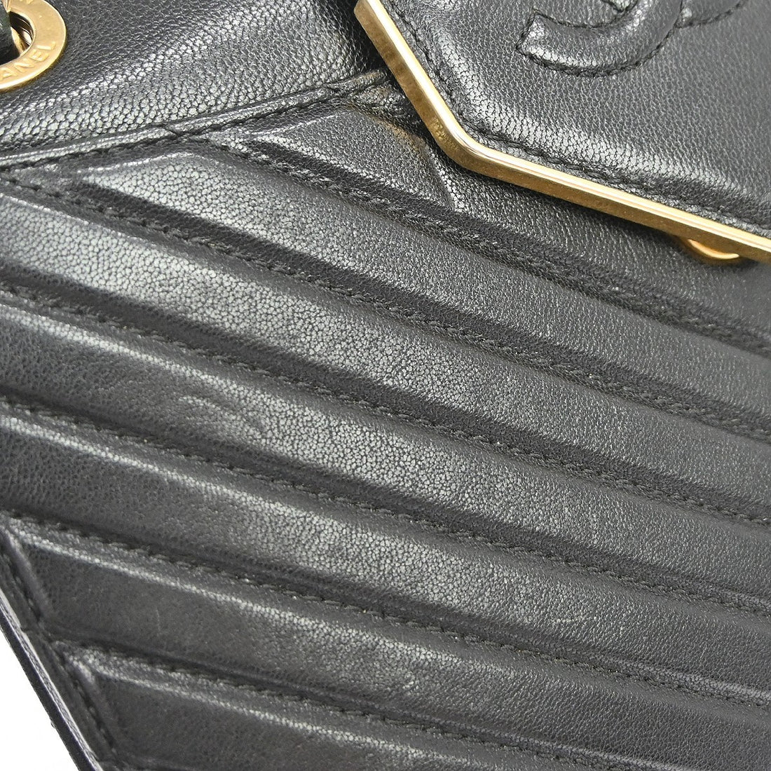 Chanel Chevron Collar and Tie Flap in Pelle di Agnello Nero Vintage