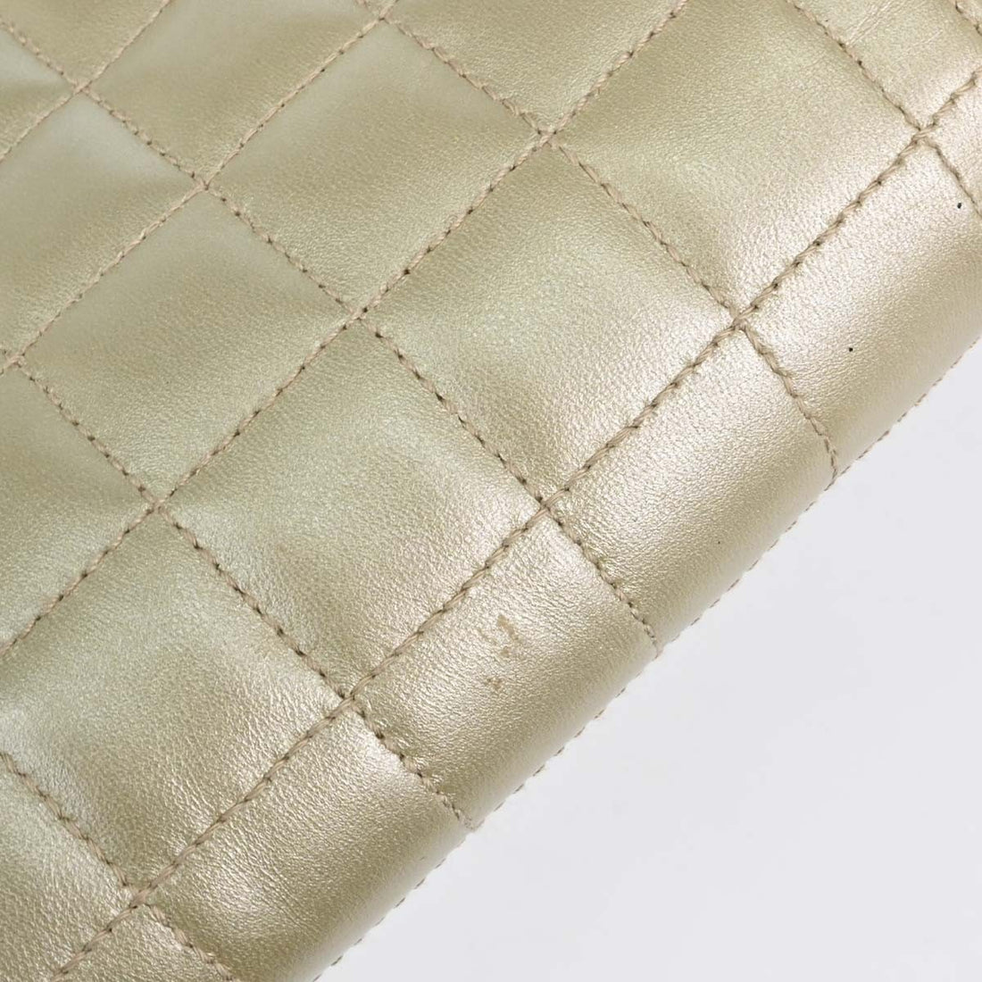 Chanel Choco Bar Mademoiselle Lock in Pelle di Agnello Oro Vintage