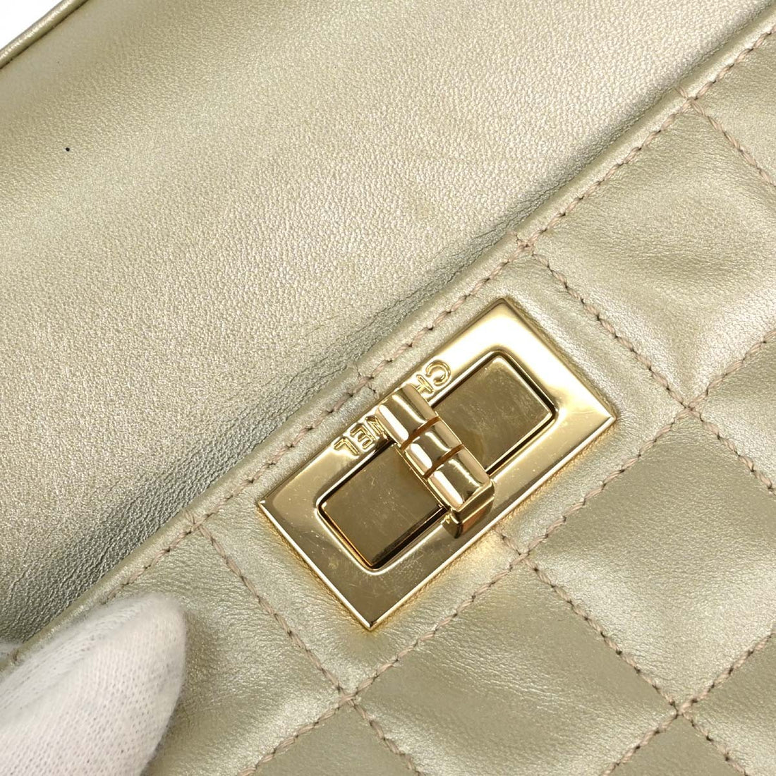 Chanel Choco Bar Mademoiselle Lock in Pelle di Agnello Oro Vintage