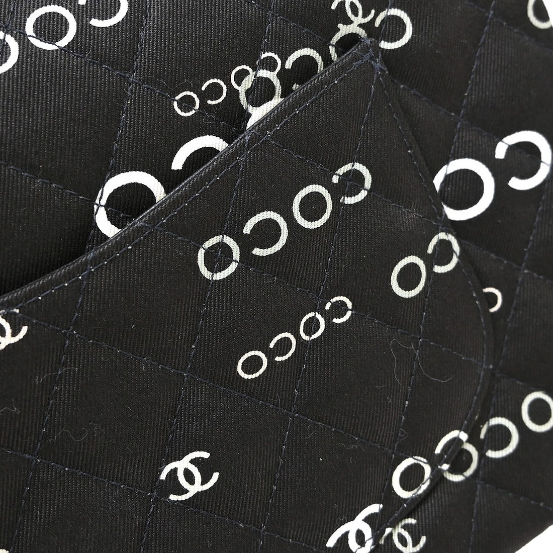 Chanel Classic Double Flap Medium in Pelle Caviar Nero Vintage