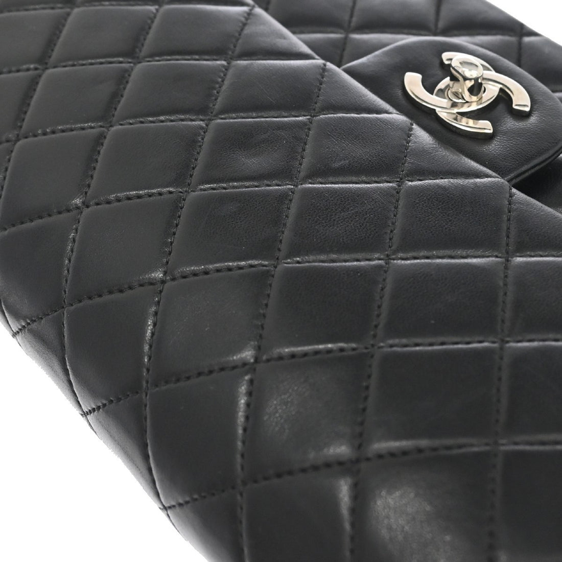 Chanel Classic Double Flap Medium in Pelle di Agnello Nera Vintage