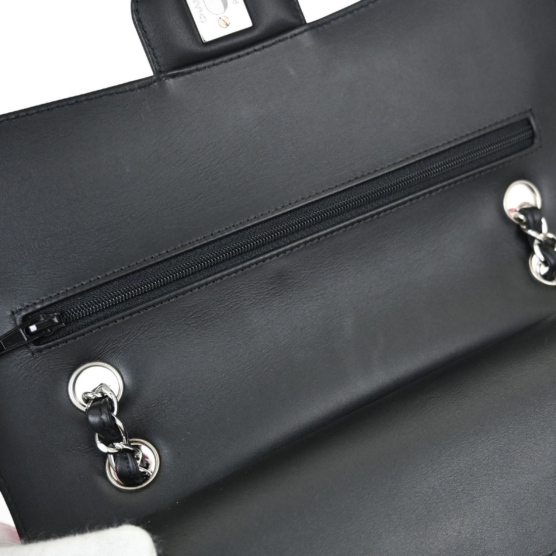 Chanel Classic Double Flap Medium in Pelle Verniciata Nera e Rosa Vintage