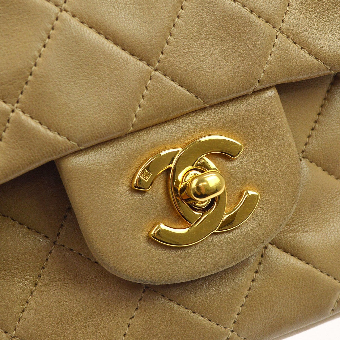 Chanel Classic Double Flap Small in Pelle di Agnello Beige Vintage
