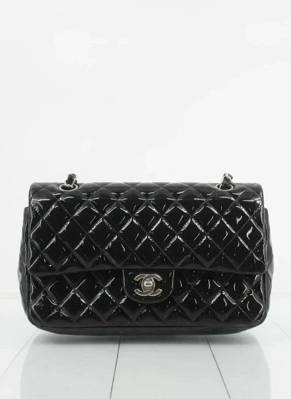 Chanel Timeless Classic Flap Medium in Pelle Verniciata Nera Vintage