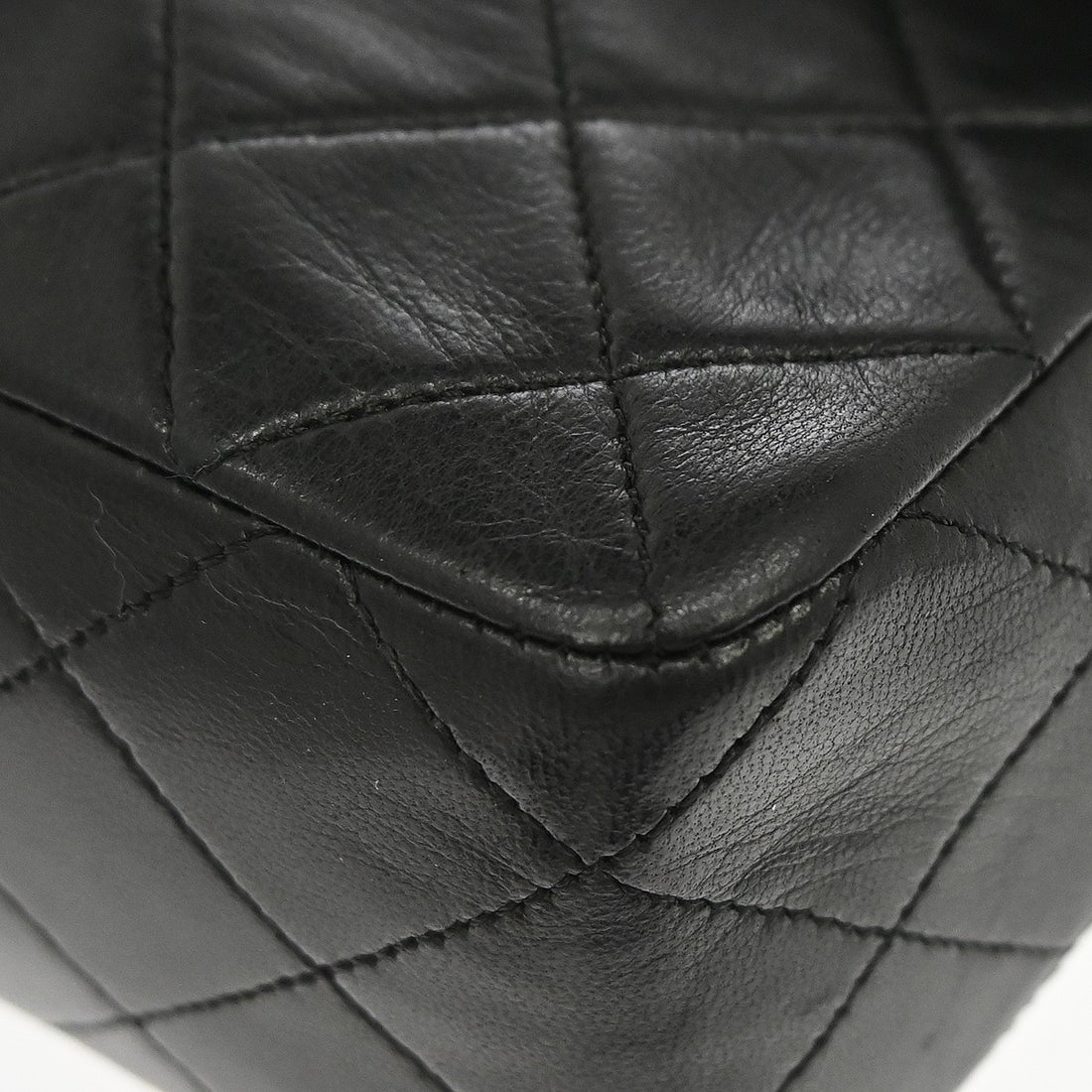 Chanel Classic Square Flap 20 in Pelle di Agnello Nero Vintage