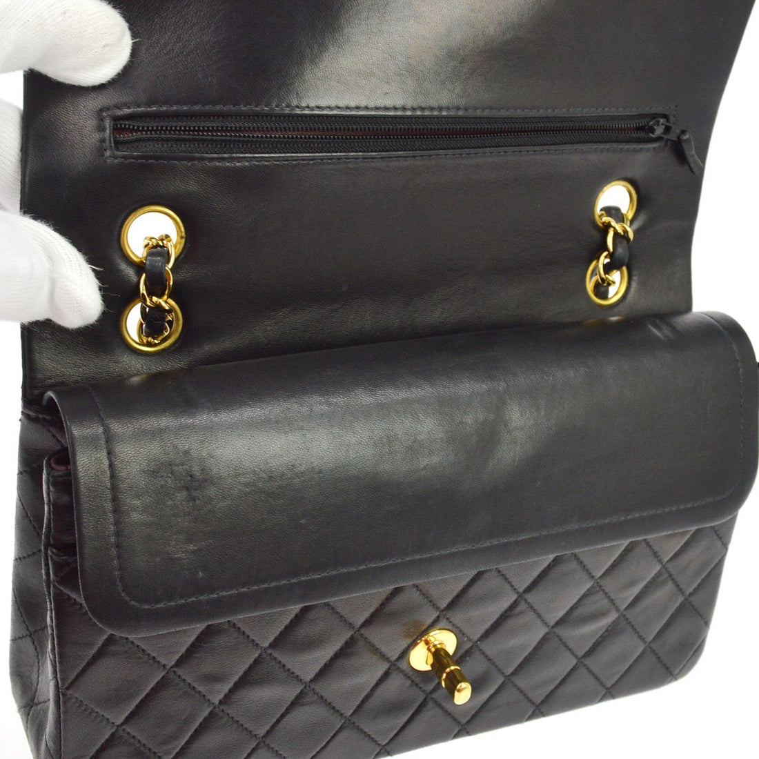 Chanel Flap a Spalla con Catena in Pelle di Agnello Nera Vintage