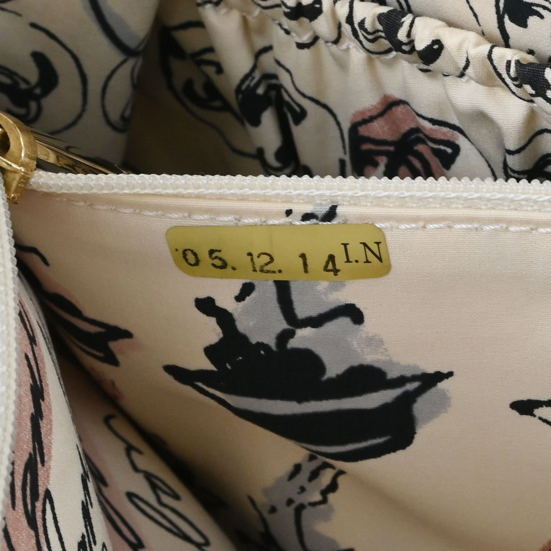 Chanel Graffiti Rue Cambon Camelia in Tela Bianco Vintage