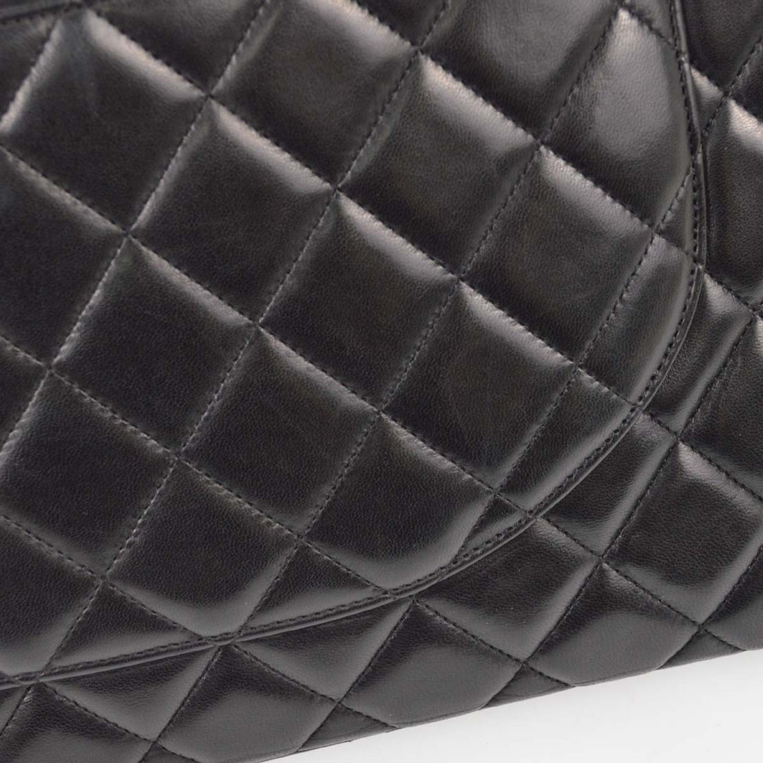 Chanel Jumbo Classic Flap in Pelle di Agnello Nero Vintage