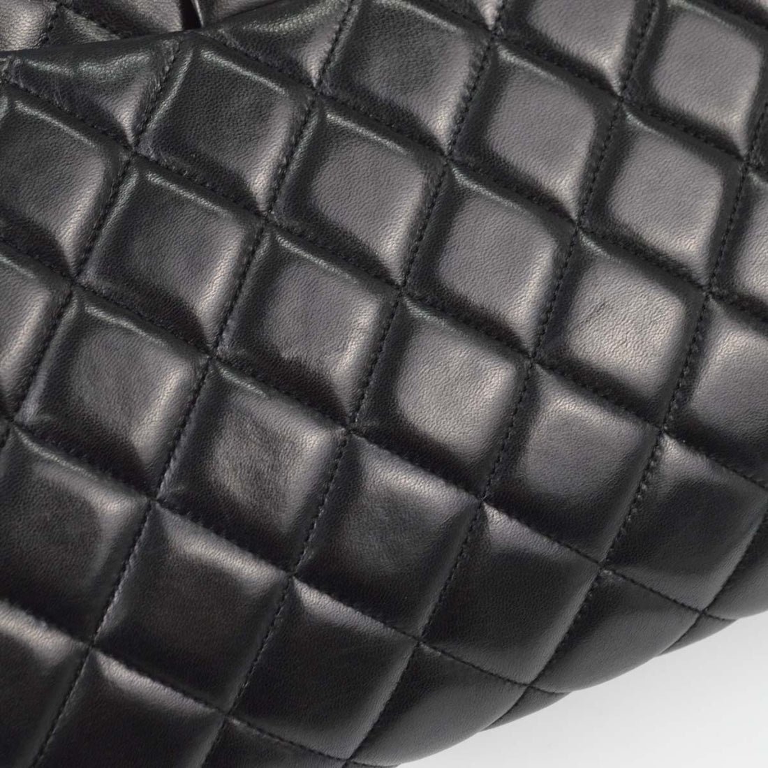 Chanel Jumbo Classic Flap in Pelle di Agnello Nero Vintage