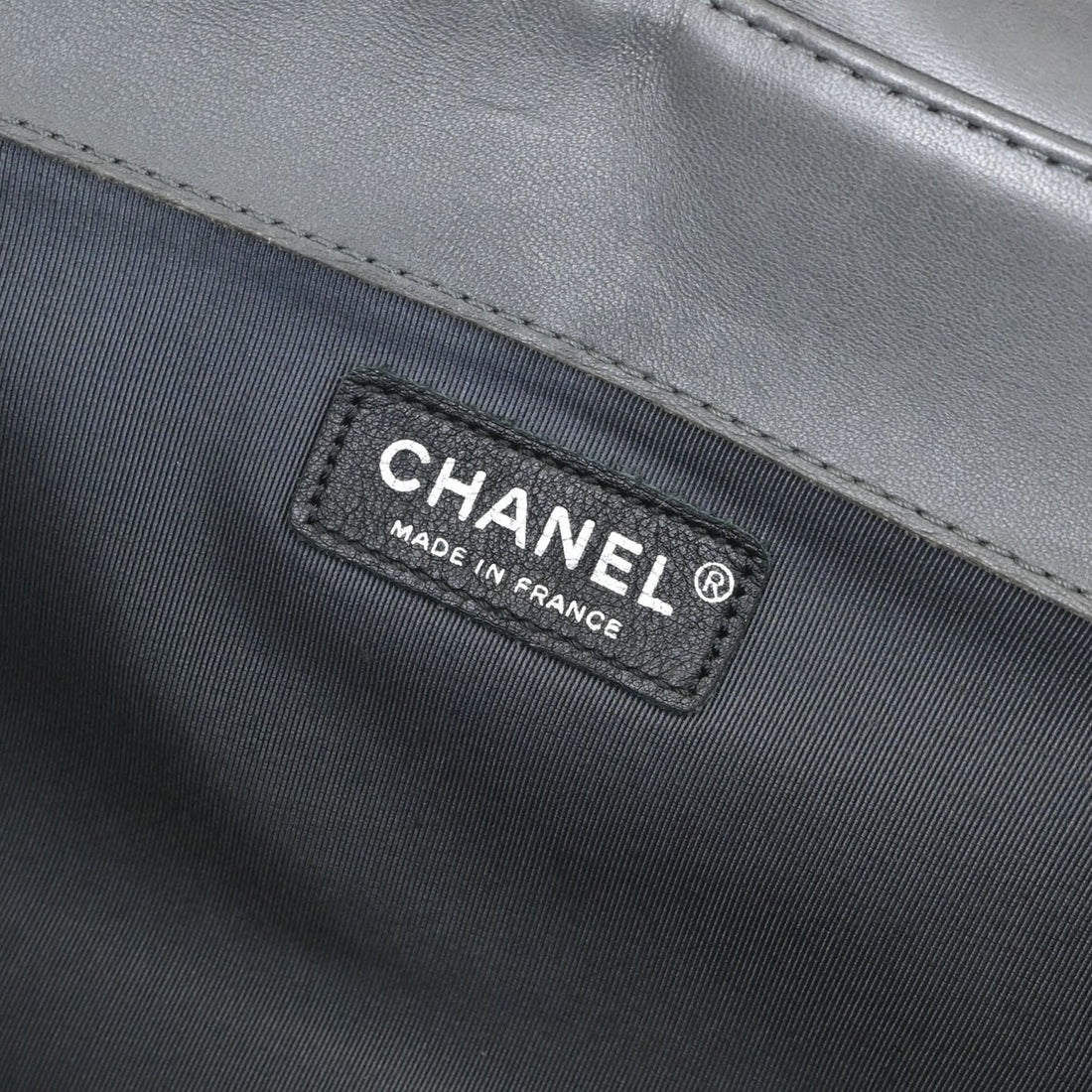 Chanel Mademoiselle Lock Reissue Flap in Pelle di Agnello Grigio Vintage