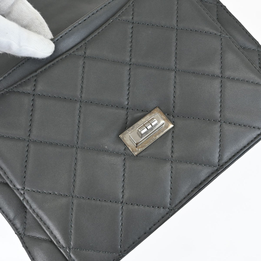 Chanel Mademoiselle Lock Reissue Flap in Pelle di Agnello Grigio Vintage