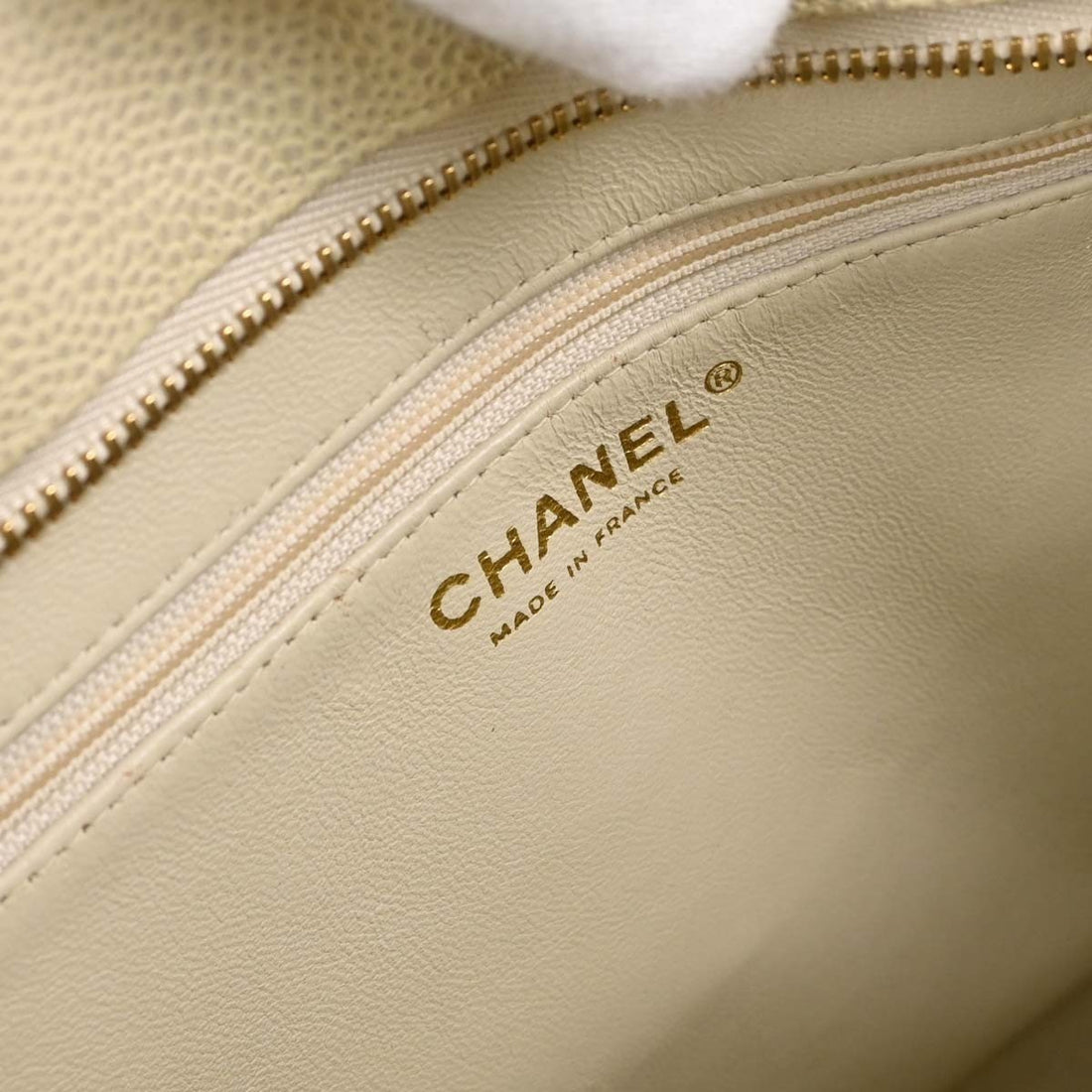 Chanel Medallion Tote in Pelle Caviar Bianco Vintage