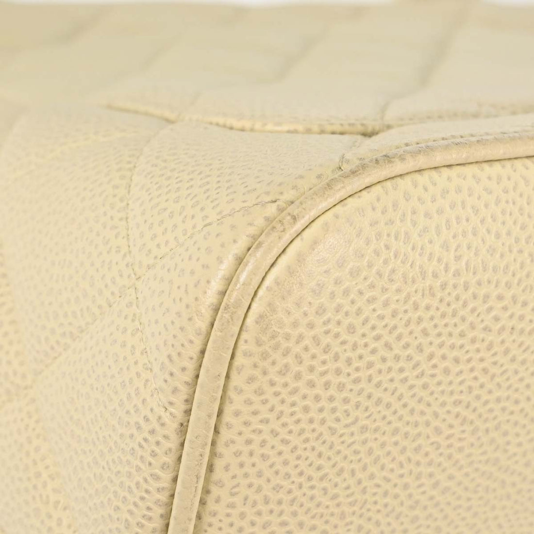 Chanel Medallion Tote in Pelle Caviar Bianco Vintage