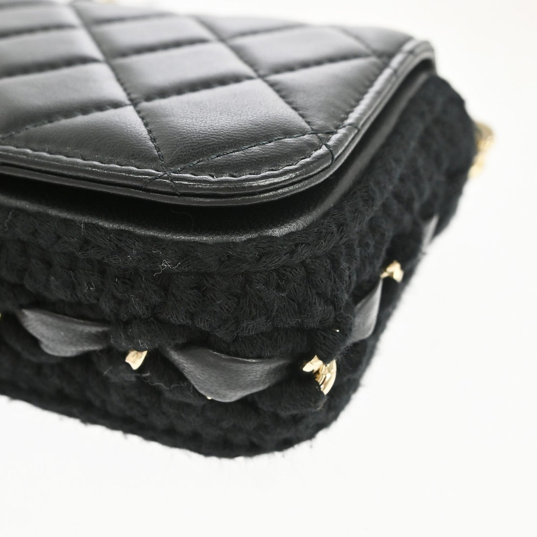 Chanel Phone Case con Catena in Pelle di Agnello Nero Vintage