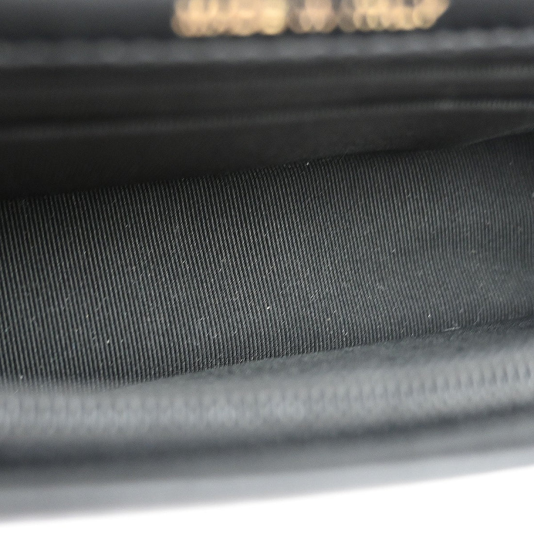 Chanel Phone Case con Catena in Pelle di Agnello Nero Vintage