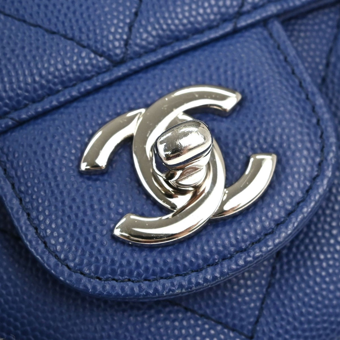 Chanel Single Flap Chevron in Pelle Caviar Blu Vintage