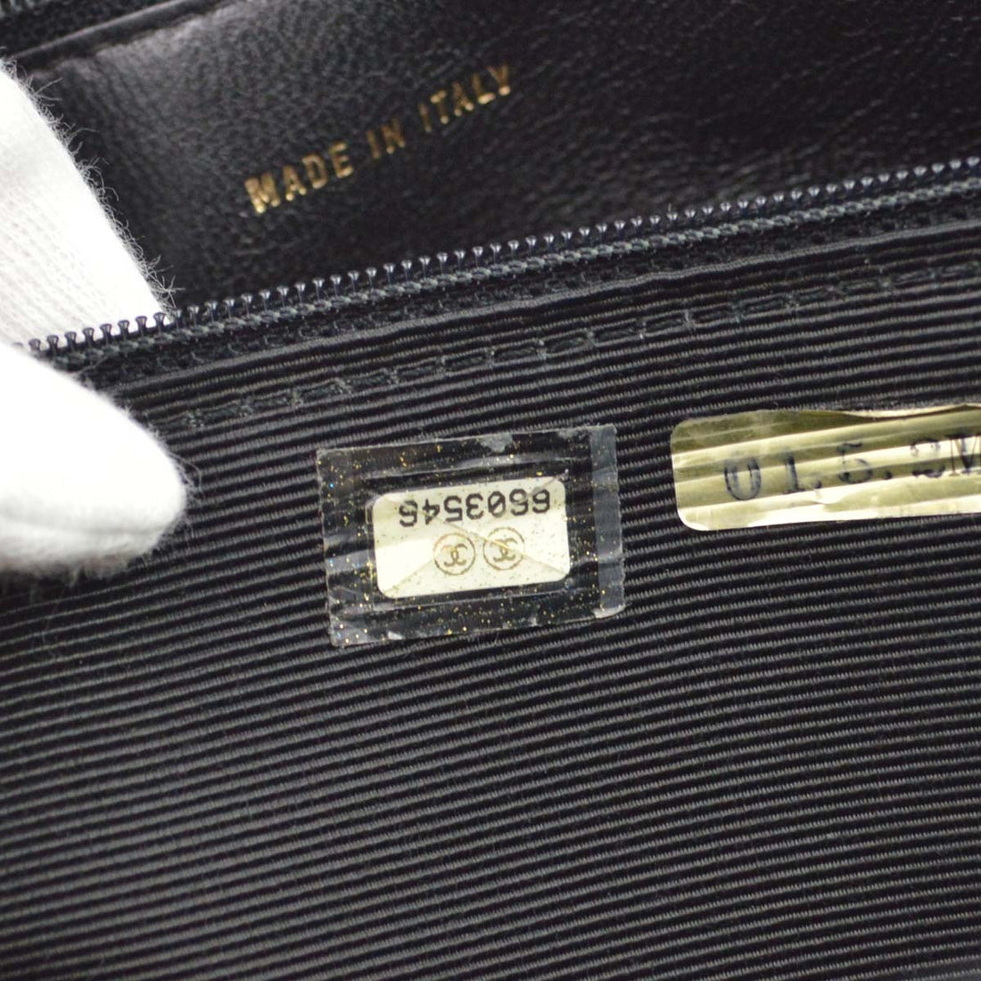 Chanel Tote con Catena in Pelle Caviar Nera Vintage