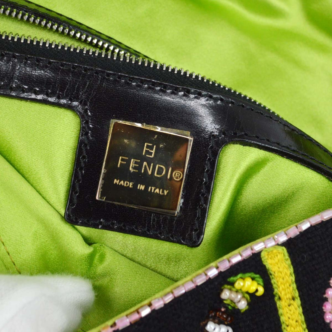 Fendi Baguette Ricamata con Frange in Tela Ricamata Nera Vintage
