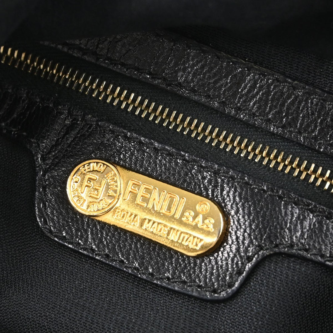 Fendi Borsa a Mano in Camoscio Nero Vintage