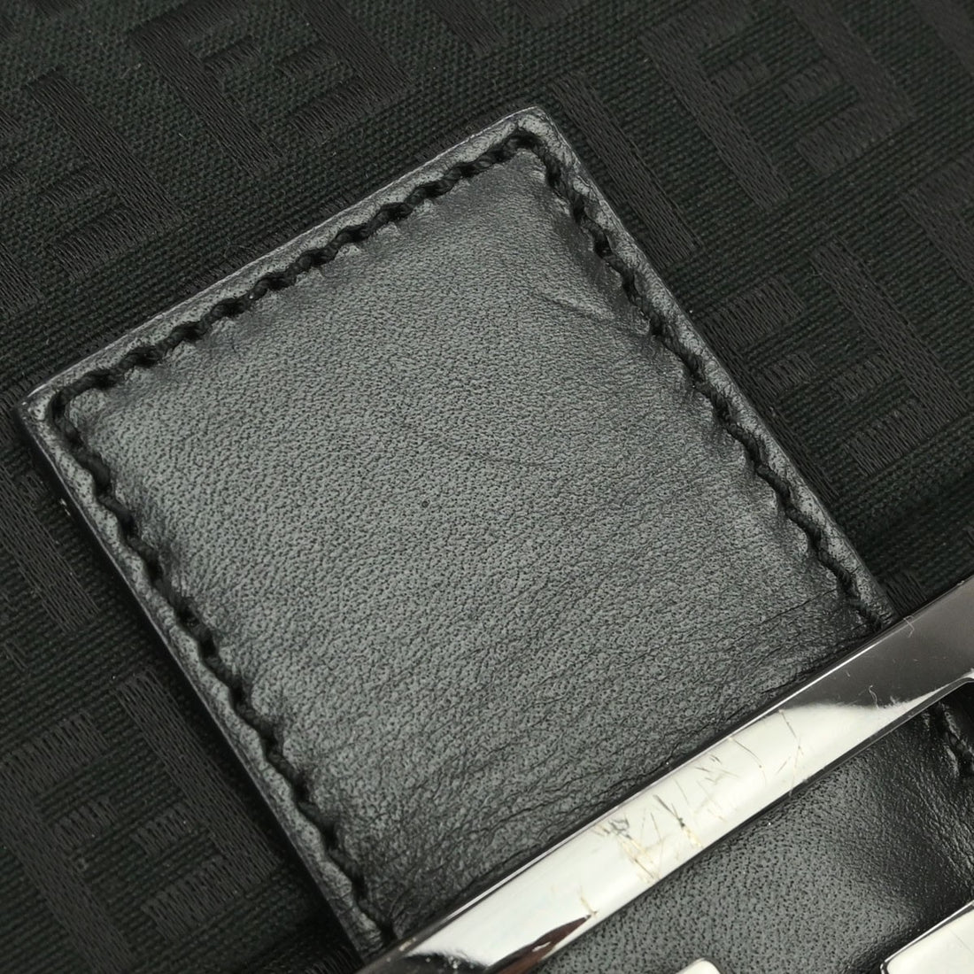 Fendi Borsa a Tracolla in Tela Zucchino Nero Vintage