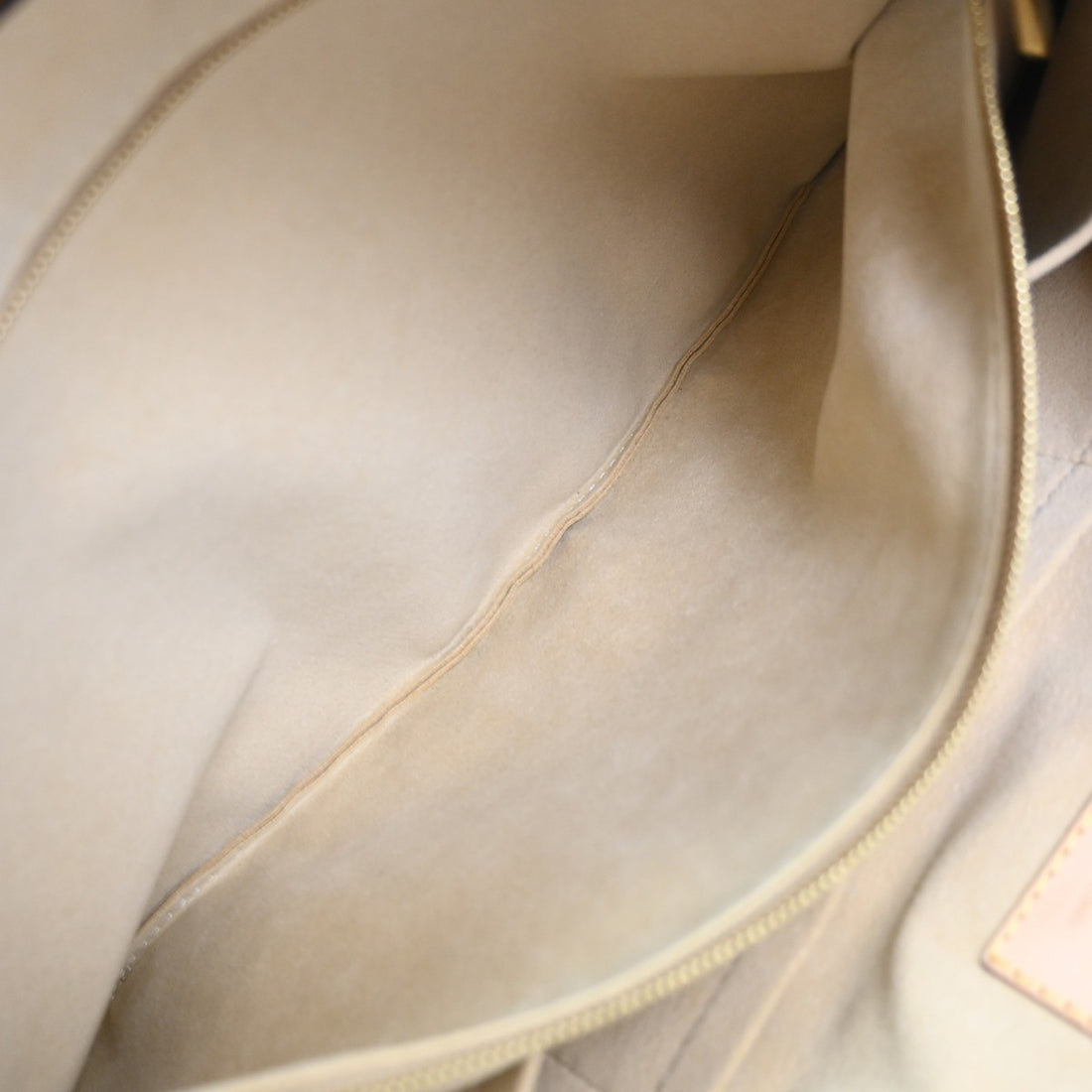 Louis Vuitton Artsy MM in Tela Monogram Vintage