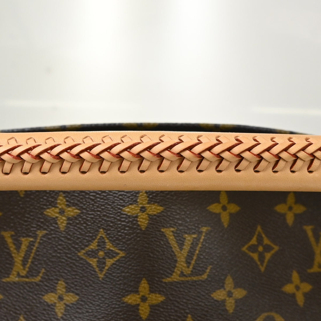 Louis Vuitton Artsy MM in Tela Monogram Vintage