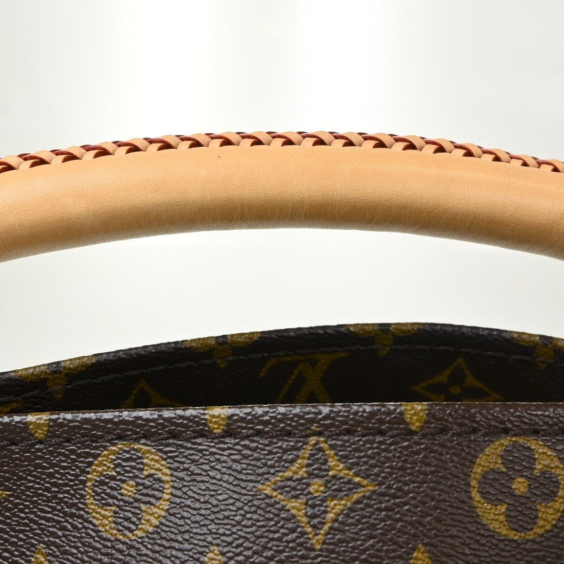 Louis Vuitton Artsy MM in Tela Monogram Vintage