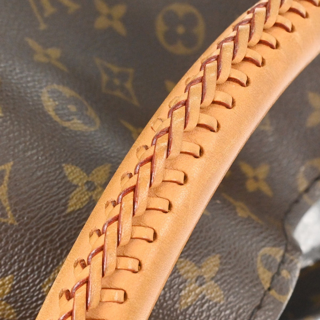 Louis Vuitton Artsy MM in Tela Monogram Vintage