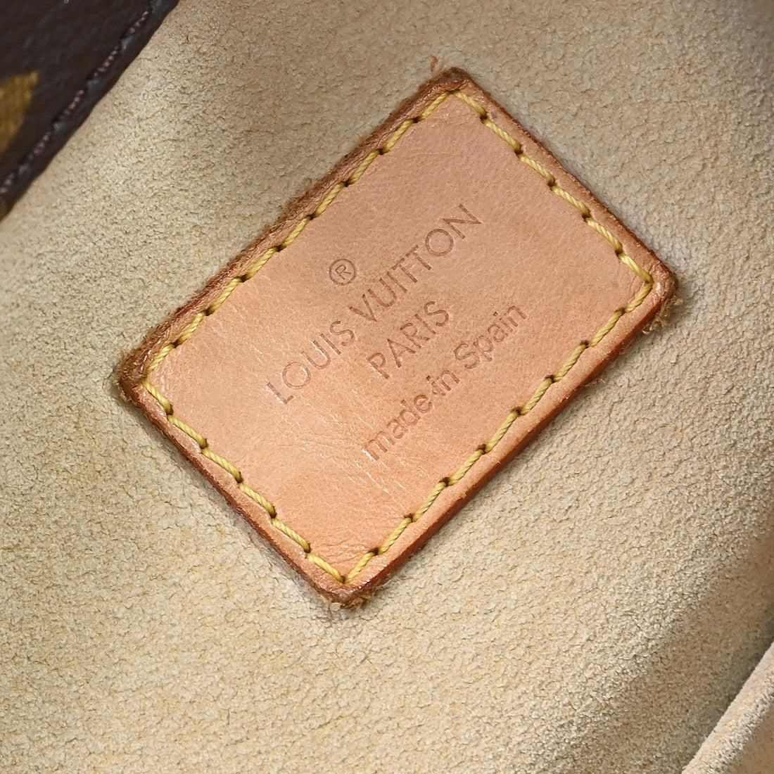 Louis Vuitton Artsy MM in Tela Monogram Vintage