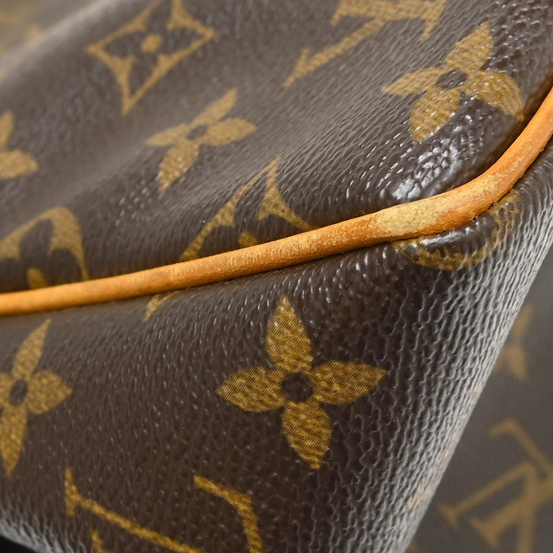 Louis Vuitton Batignolles Tote in Tela Monogram Vintage