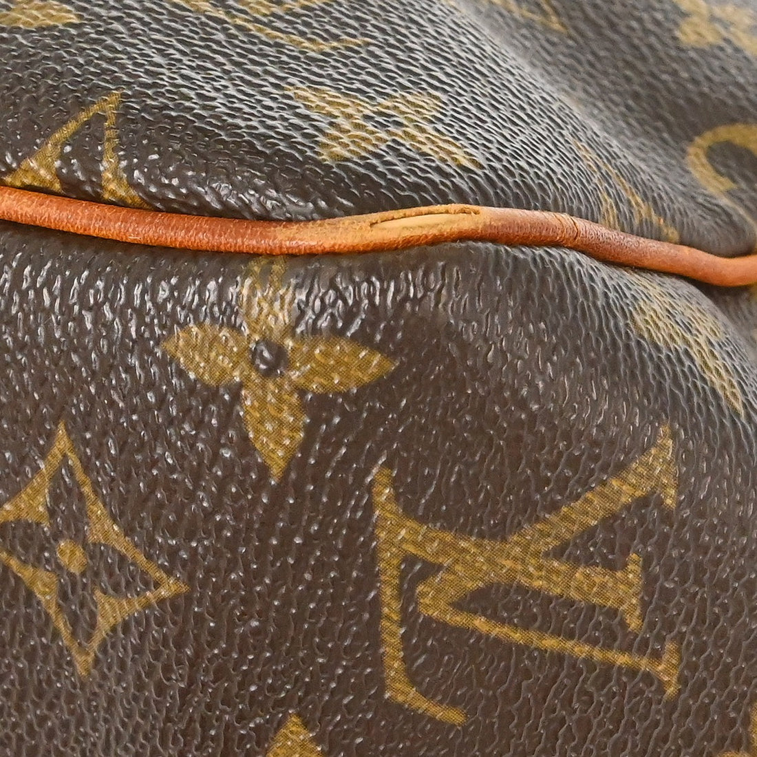 Louis Vuitton Batignolles Verticale in Tela Monogram Vintage