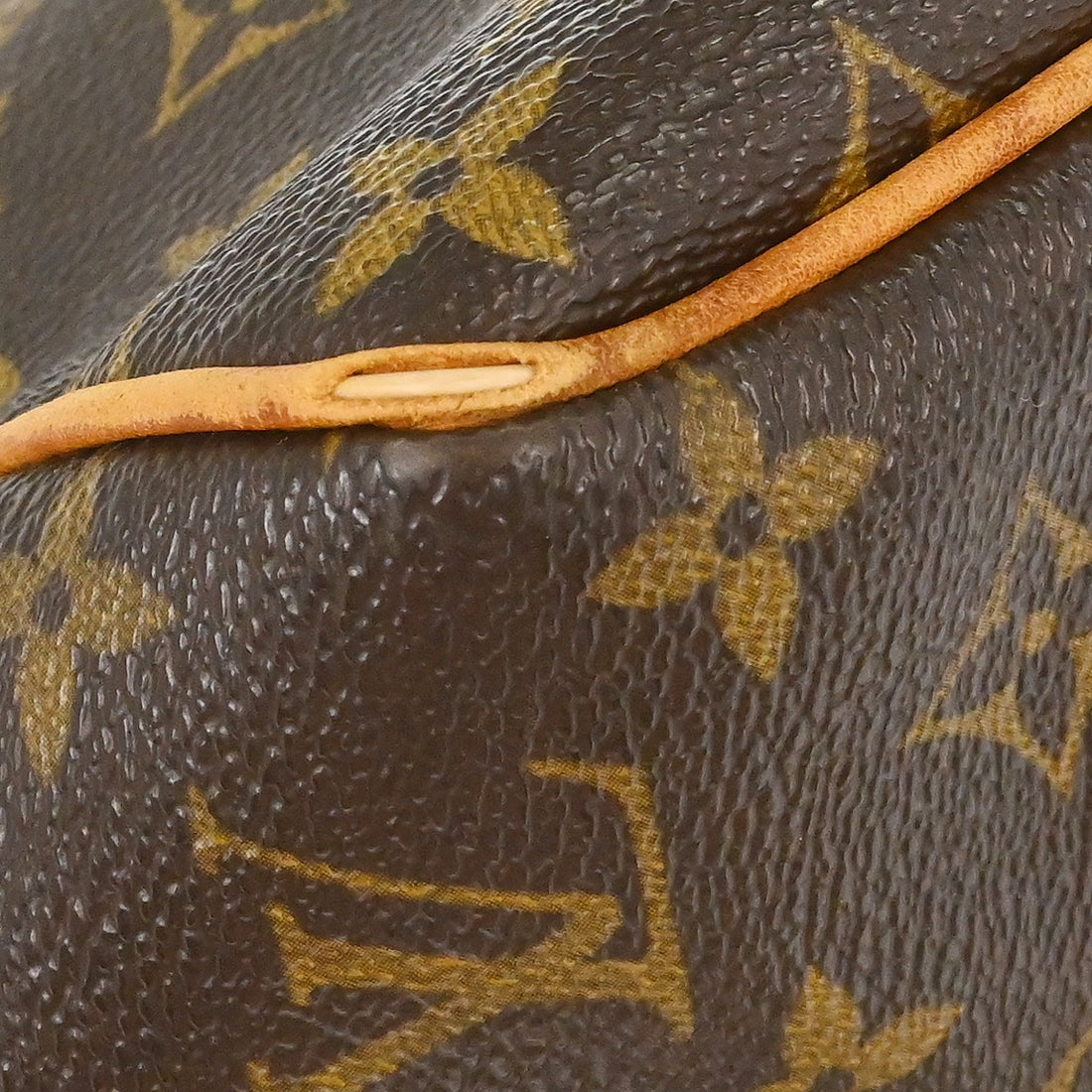 Louis Vuitton Batignolles Verticale in Tela Monogram Vintage